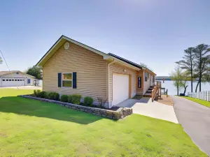 Watts Bar Lake Escape: Private Boat Dock + Ramp!