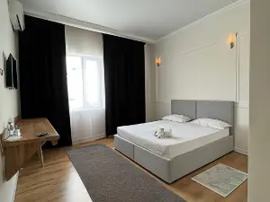 Hotel Nomad