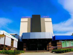 Salut Hotel