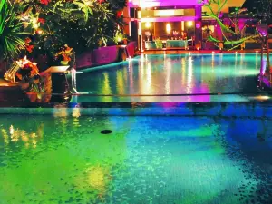 Java Paragon Hotel & Residences