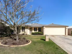 The Roses - 3 bedroom, 2 bathroom home for rent.
