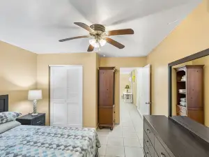 Yours for the Asking- Cozy, Caribbean, Condo 2 Bedroom Condo by Redawning
