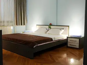 Hotel MK, Plavi Restoran, Loznica