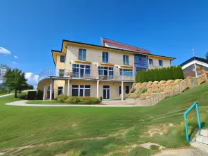 Port Club Pension & Restaurant
