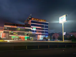 Bal Hotel