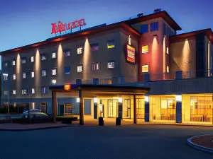 Ibis Como