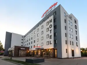 Vienna House Easy by Wyndham Bucharest Airport