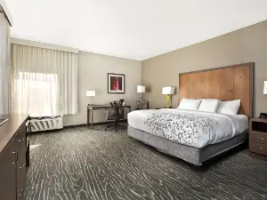 ลากินตา อินน์แอนด์สวีทส์ บายวินด์แฮม เพจ ที่เลคเพาเวล