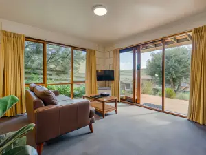 Loch Ard Motor Inn