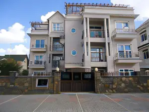Northern Pearl Luxury Apartments