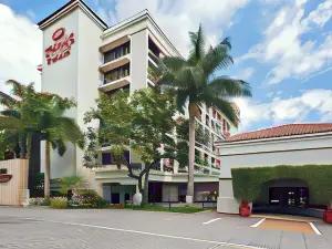 플라자 호텔 앤드 스위트 산살바도르