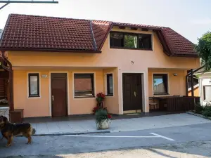 Apartments and Rooms Štefanac