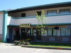 胡胡鬥汽車旅館