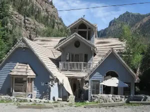 Black Bear Manor
