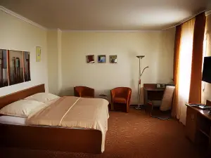 My City Hotel