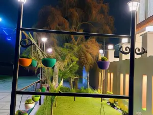 Crescent Inn