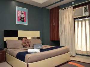 Qotel Hotel Church House Rohini Sector 15