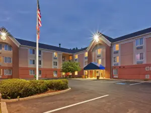 キャンドルウッド スイーツ イースト シラキュース - キャリア サークル by IHG