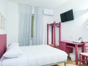 Lia Art Hotel
