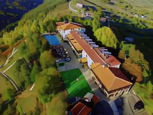 Mountain View Hotel Complex