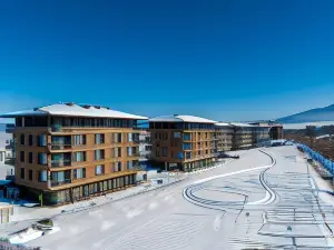 CORNELIA DELUXE RESIDENCE
