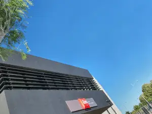 宜必思卡馬爾格呂內爾佩蒂特飯店