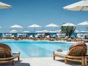 91 Athens Riviera, the Resort