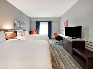 ฮิลตันการ์เด้นอินน์ แลนซิงเวสต์