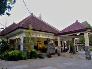 Minak Jinggo Hotel