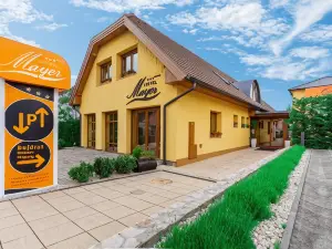 Hotel Mayer Alsóörs
