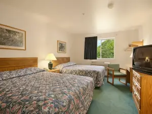 Super 8 by Wyndham Canonsburg/Pittsburgh Area