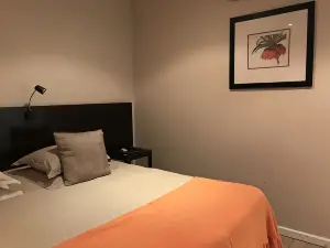 VJ's Guesthouse and Restaurant
