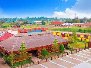 Kikis Court Resort