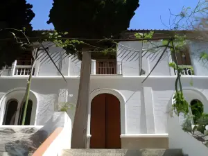 Casas Cueva y Cortijo la Tala en Guadix