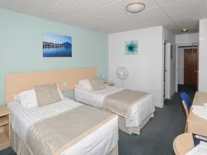 Sandown Park Lodge