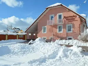 Chalupa Riviéra a Apartmány Riviéra - Liptov Bešeňová