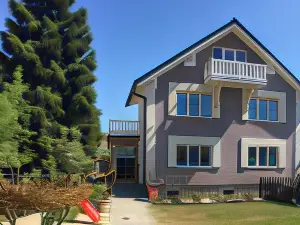 House Apartmentshumpolec + Garden