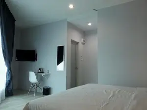 L Hotel