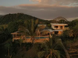 Salvatierra Beachfront Hotel