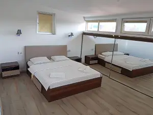 SkyRoomsHorezu