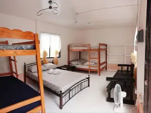 Edmund's Inn & Suites