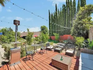 Spacious 6-bedroom house in lovely Simi Valley with 6 hole putting course & gym