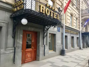 Петро Палас отель