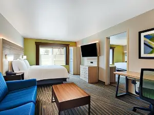 Holiday Inn Express & Suites Lewisburg