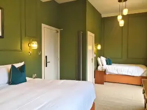 The Alyth Hotel