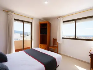 OYO安達盧薩海岸飯店