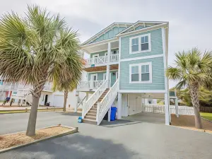 Life's A Beach 4 Br Home by RedAwning