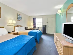 Travelodge Suites by Wyndham MacClenny/I-10