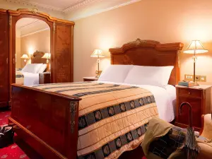 Arbutus Hotel