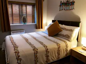 Clarabel's Guest House- the Nook